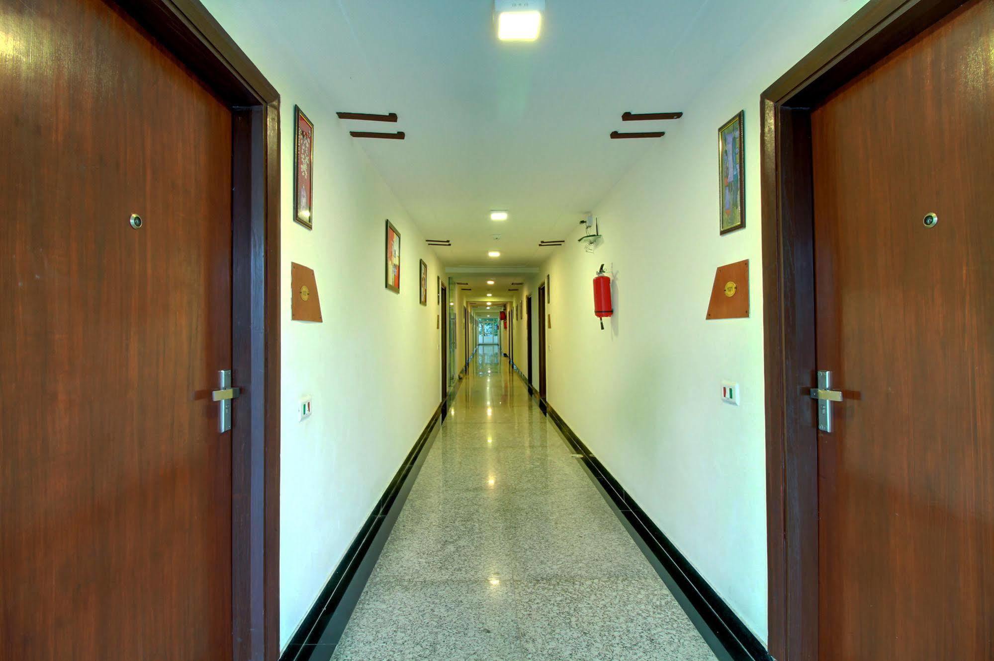 Hotel Staayz Premium Gurgáon Exteriér fotografie